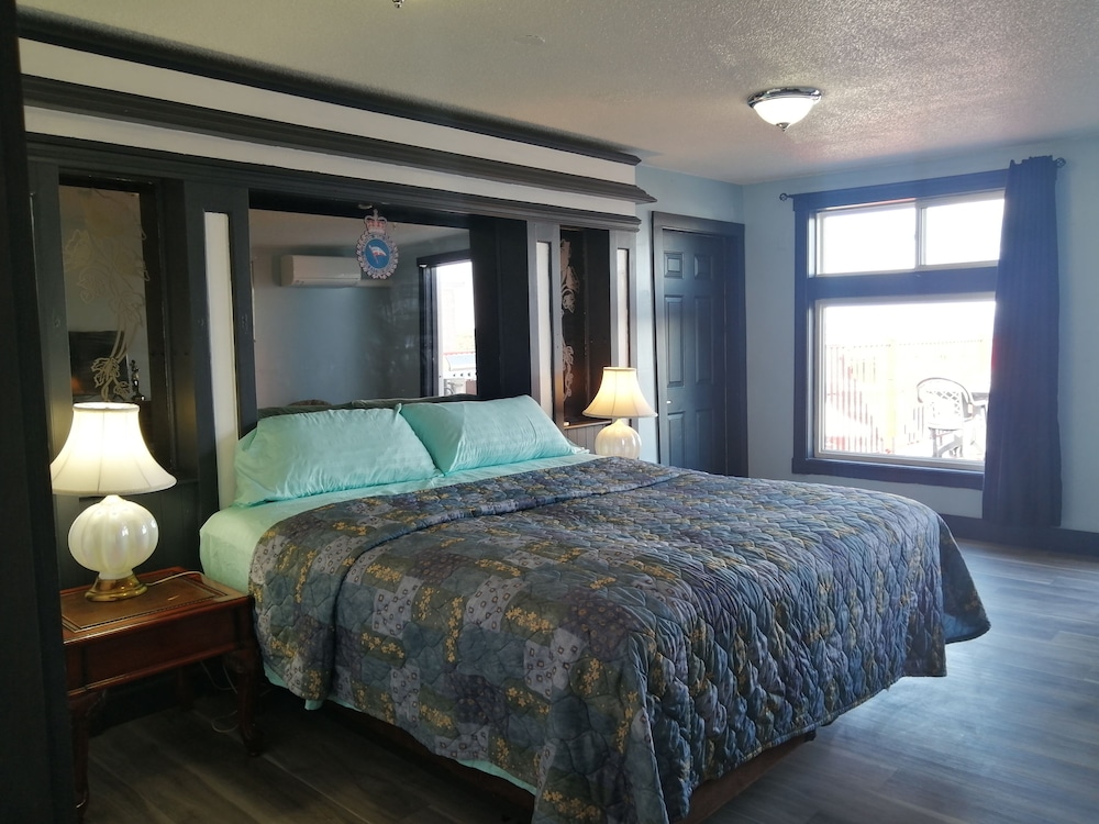 Honeymoon Room, 1 King Bed, Ocean View
