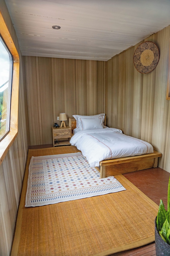 Classic Bungalow, 2 Bedrooms, Patio photo 3