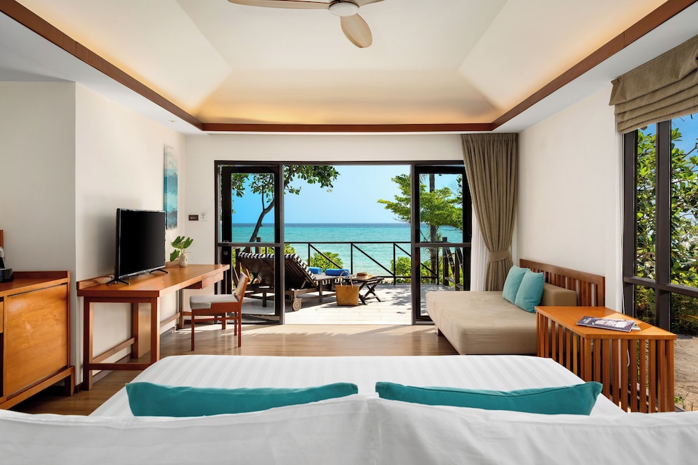 Beachfront Junior Suite - Photo 6