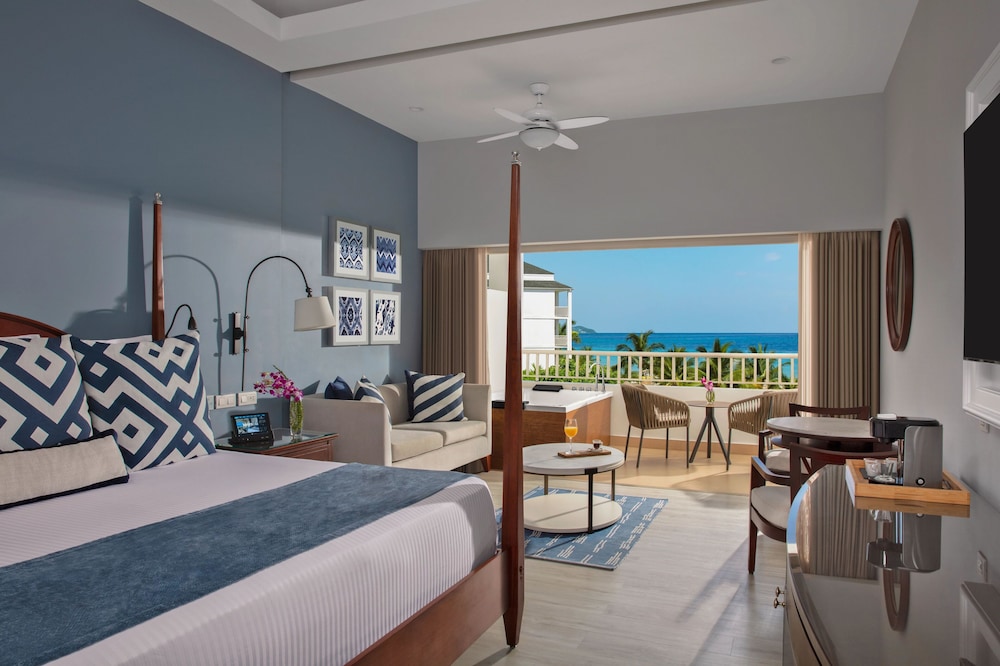 Junior Suite Ocean View King