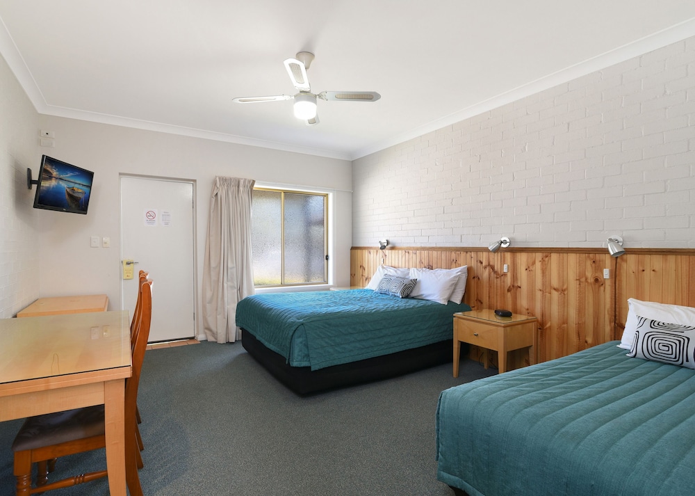 Deluxe Twin Room photo 2