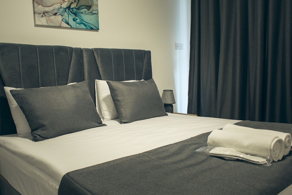 Deluxe Room, 1 Bedroom, City View photo 2