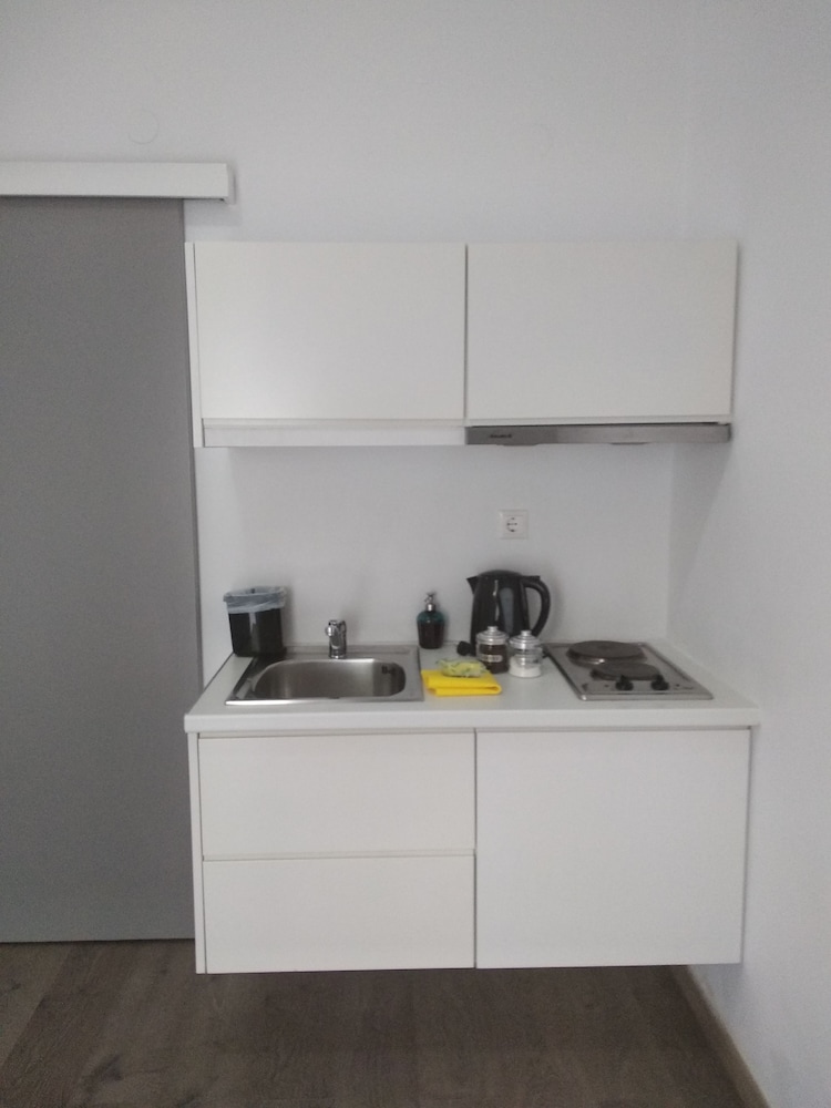 Studio (Small) photo 2