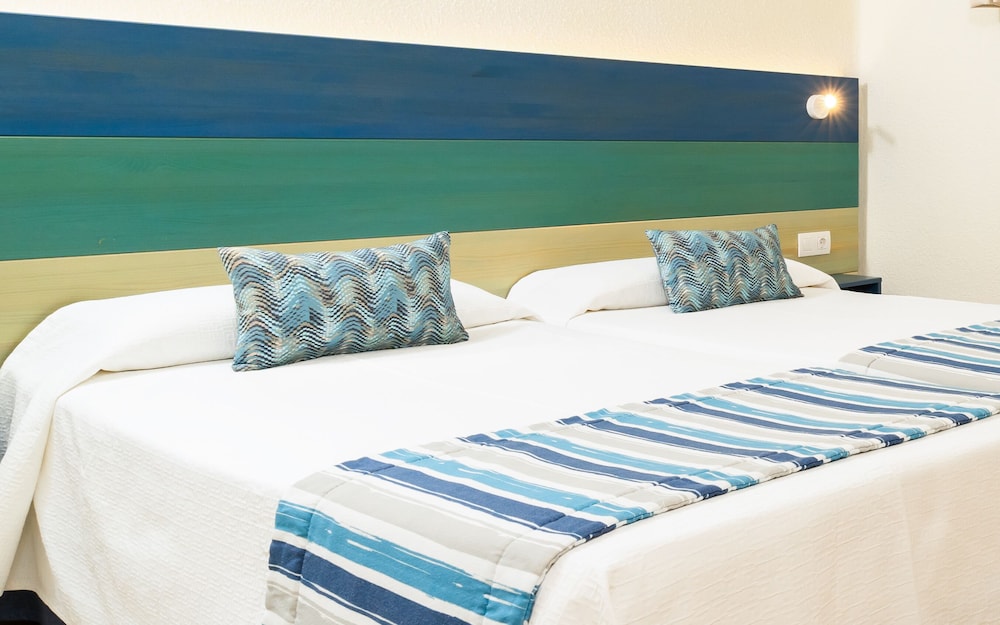 Superior Apartment, 1 Bedroom, Sea View (2 Adults And 2 Children) photo 3