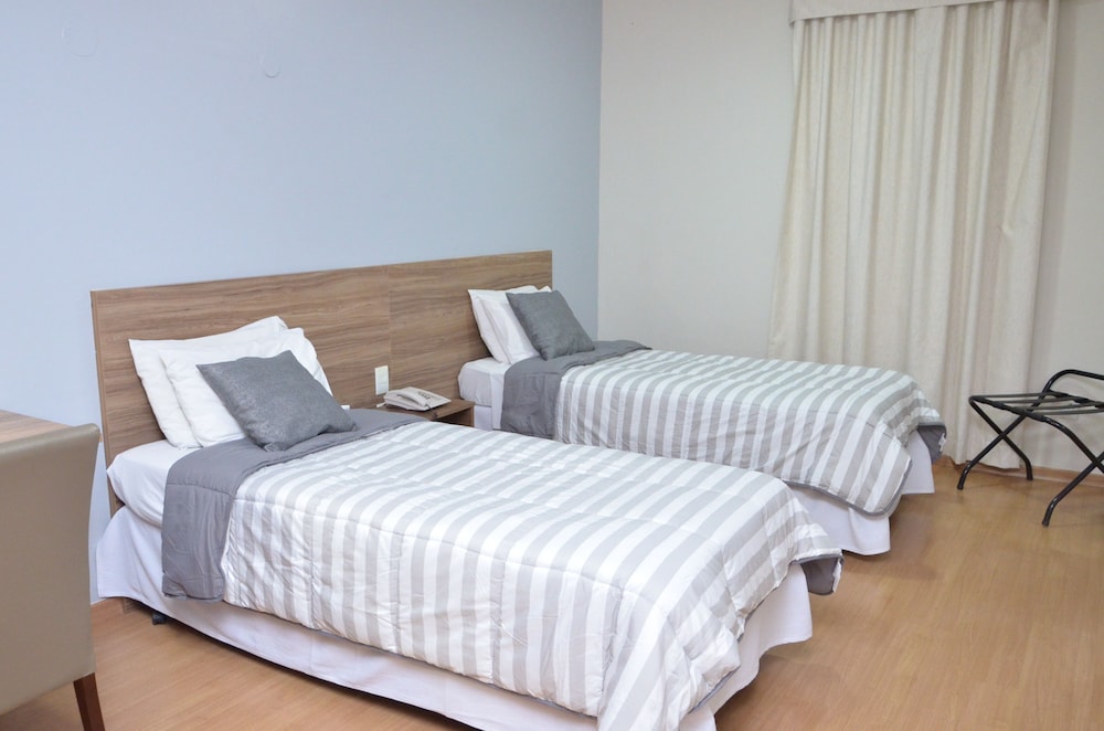 Standard Twin Room - Photo 5