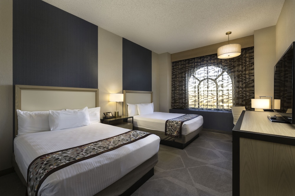 Classic Room, 2 Queen Beds, Non Smoking - Photo 1