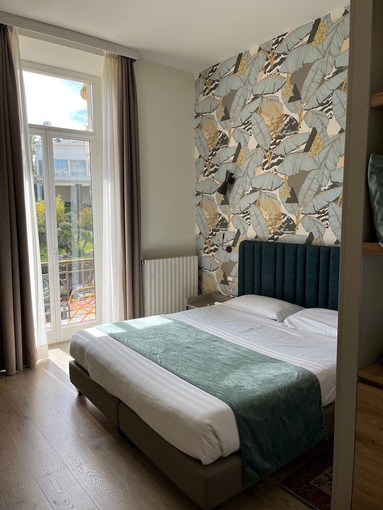 Comfort Triple Room, 1 Bedroom, Non Smoking, Partial Sea View photo 3