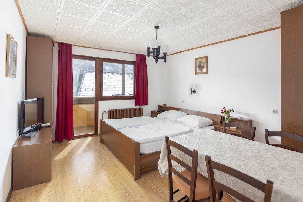 Family Apartment, 2 Bedrooms, Kitchen photo 3