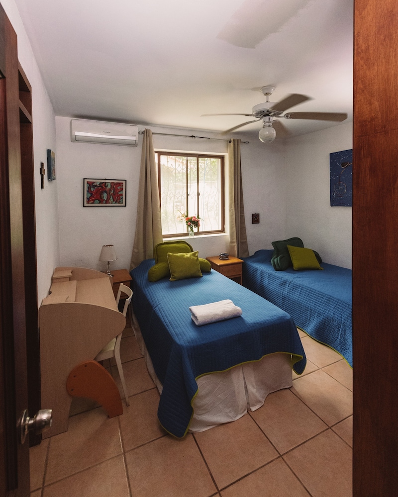 Standard Twin Room photo 2