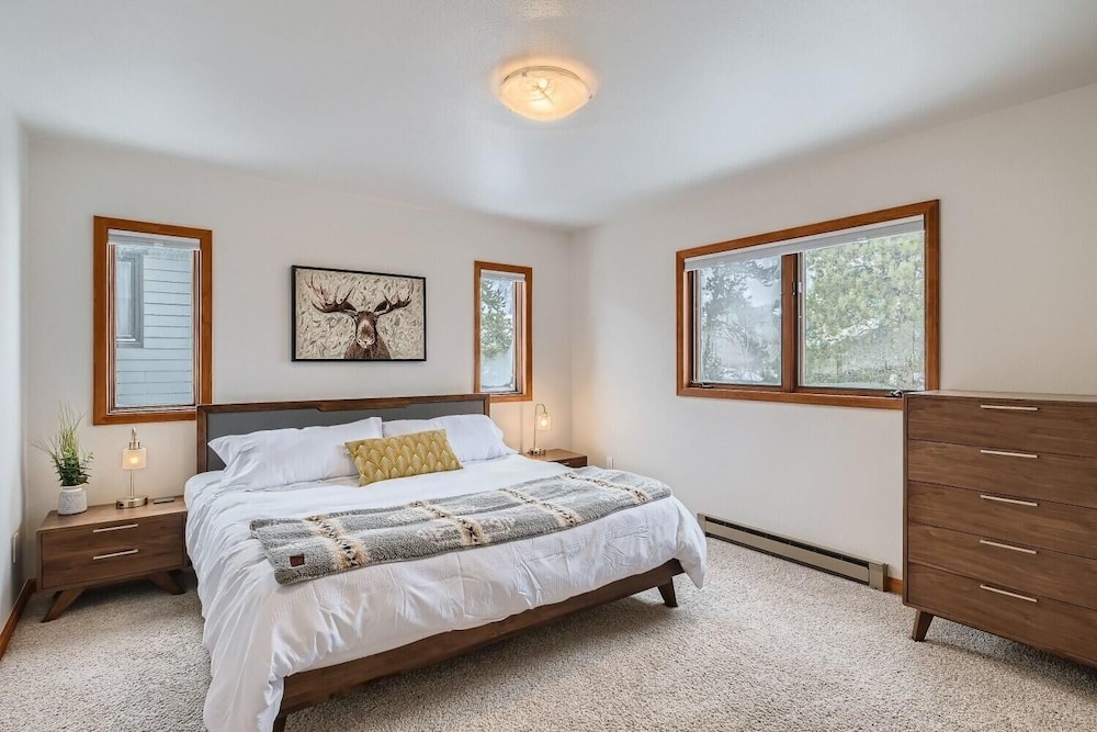 Condo, 2 Bedrooms