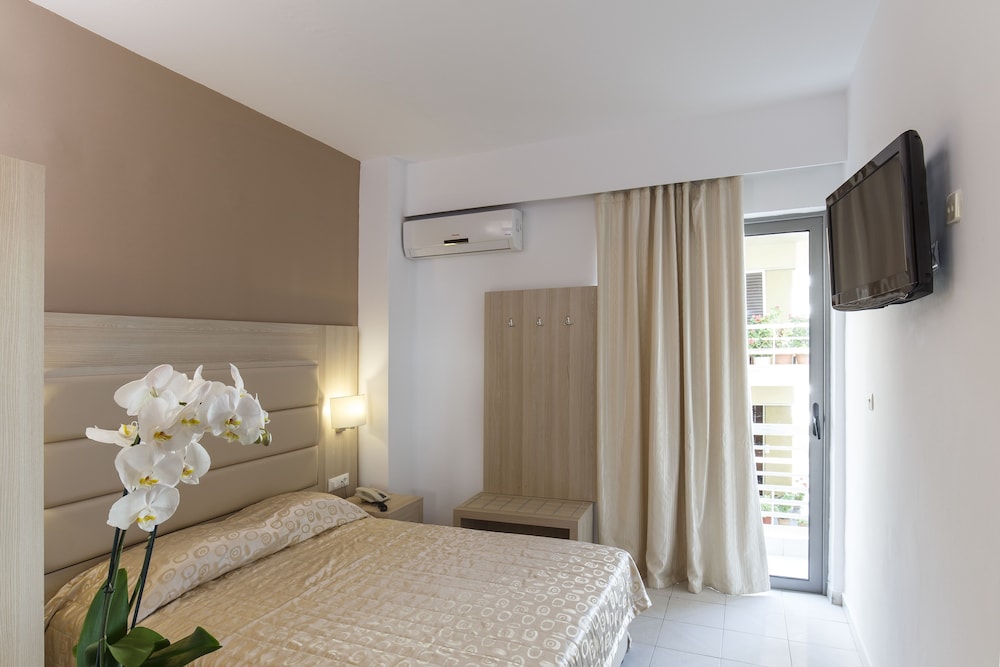 Standard Double Room - Photo 1