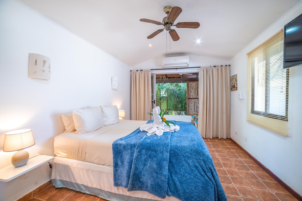 Deluxe Room, 1 Queen Bed