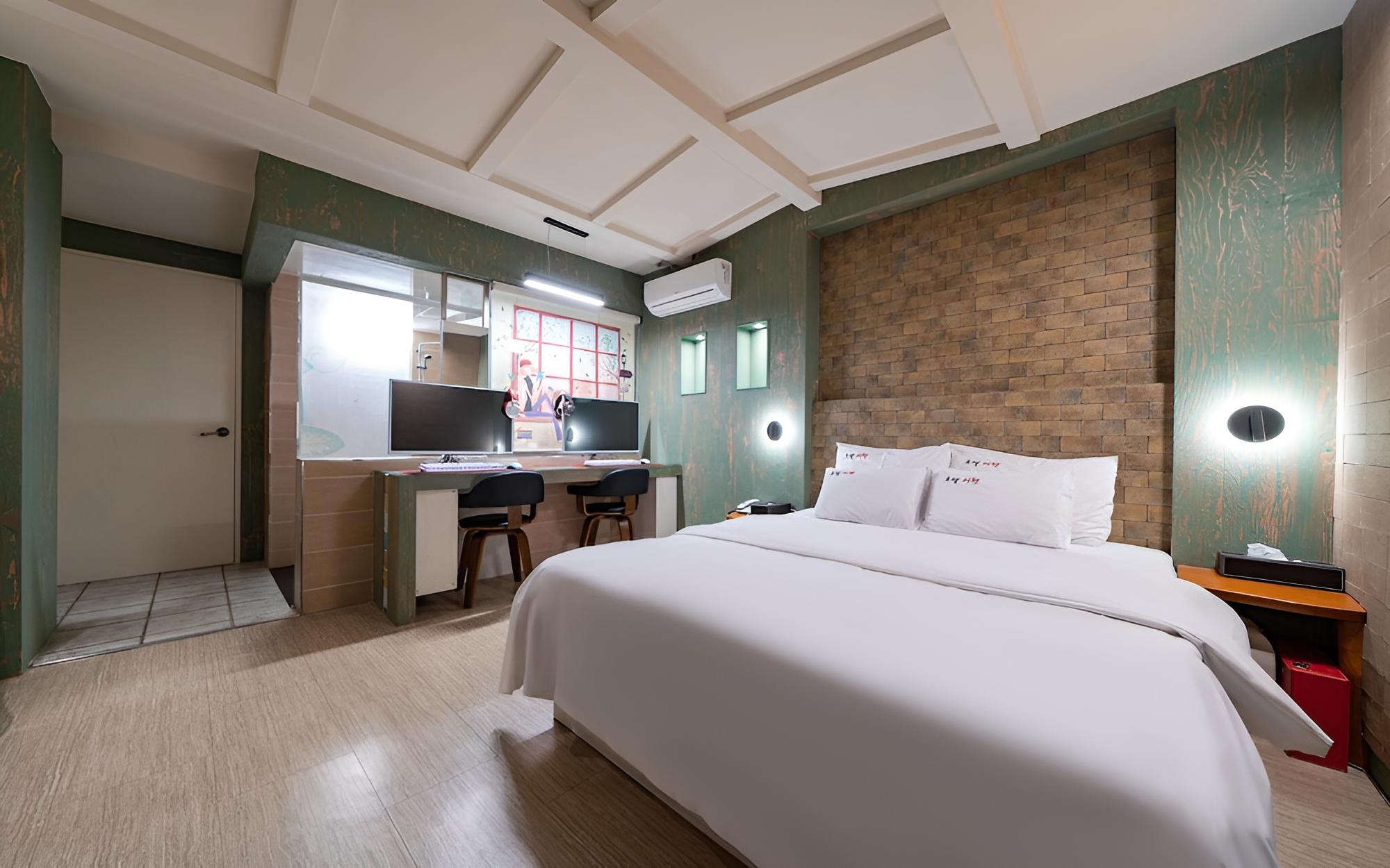 Room (Premium (high-end 2 PCs Netflix Disne) - Photo 3