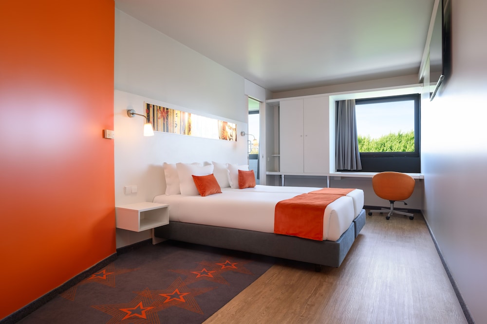 Executive Twin Room - Photo 3