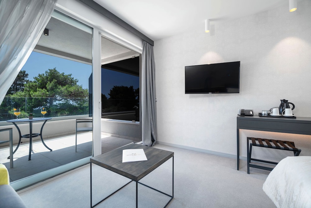 Double Room, Partial Sea View