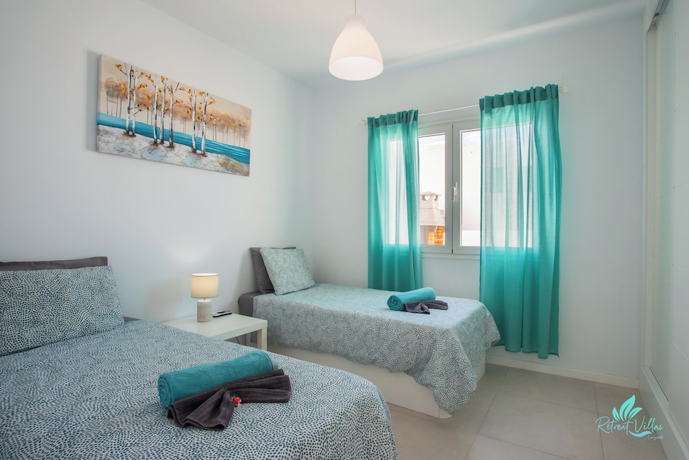 Villa photo 2