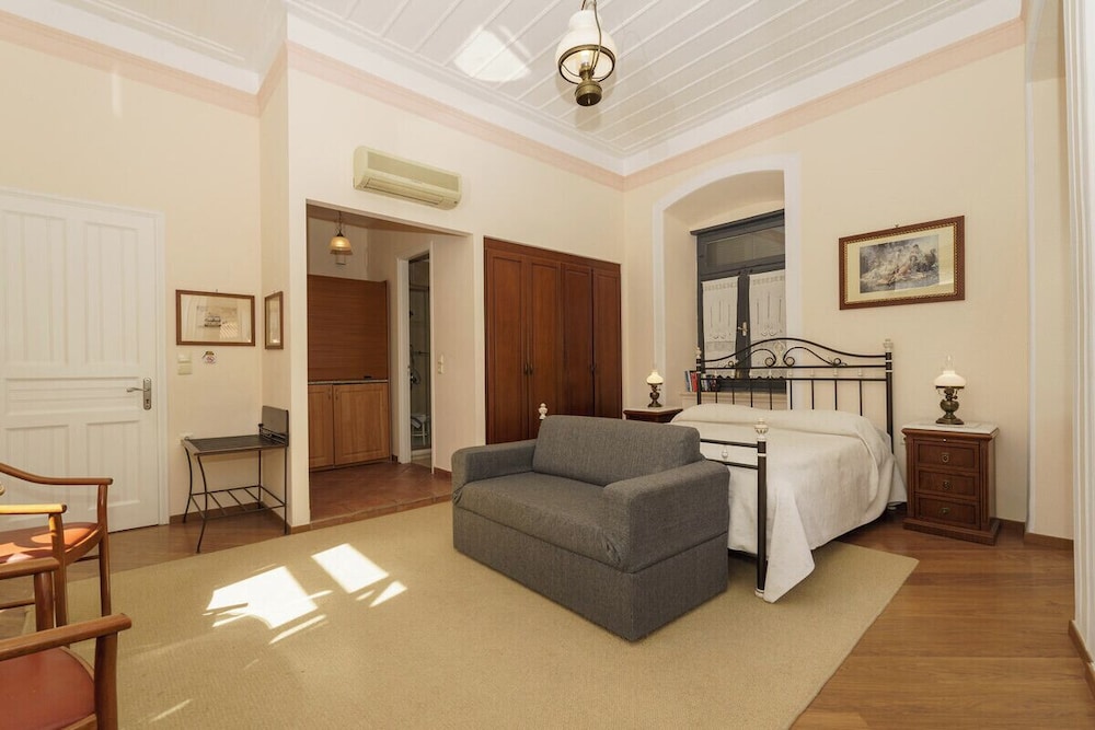 Junior Suite, Balcony (Phaedra)