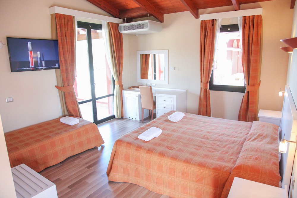 Standard Triple Room - Photo 5