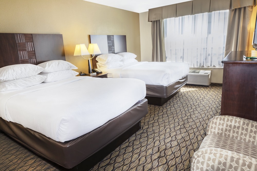 Standard Room, 2 Queen Beds - Photo 2