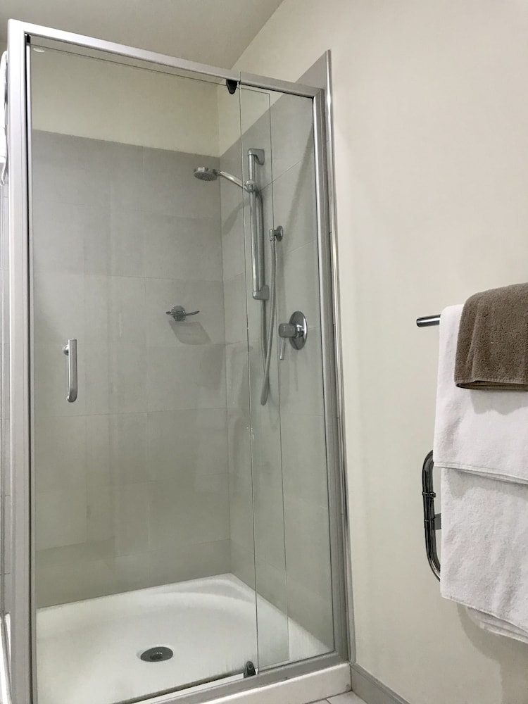 Deluxe Suite, 1 Bedroom - Photo 8