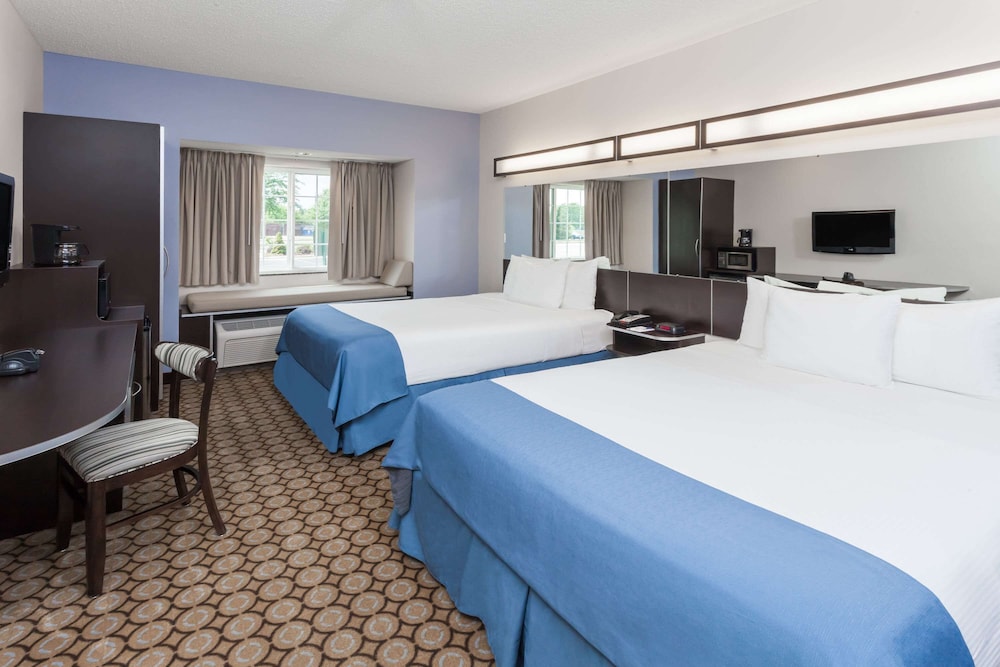 Room, 2 Queen Beds, Accessible, Non Smoking (First Floor) - Photo 1