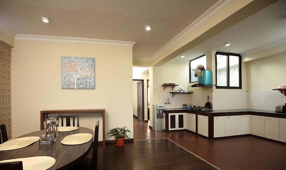 Grand Penthouse 2BHK photo 2
