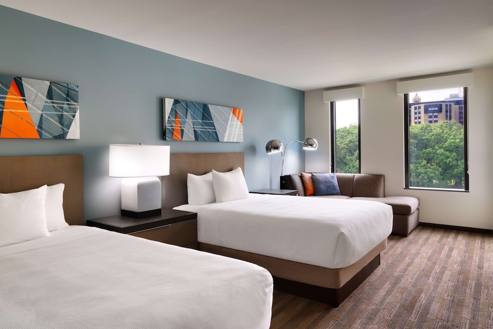 Room, 2 Queen Beds - Photo 1