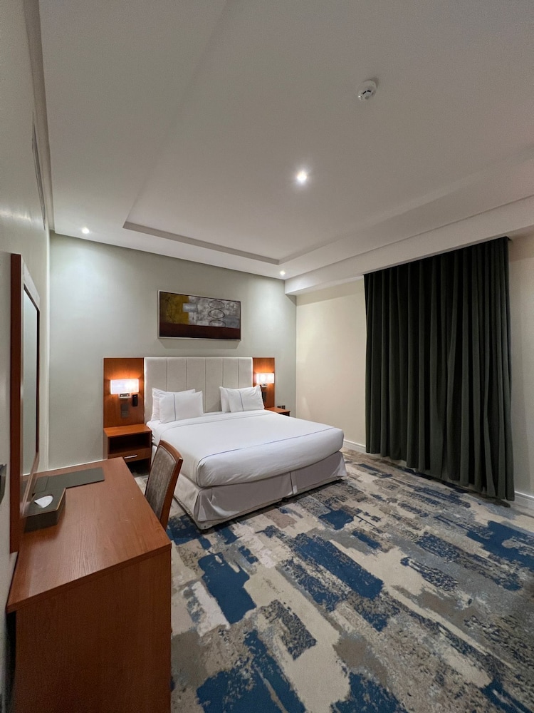 Junior Suite King bed Without View