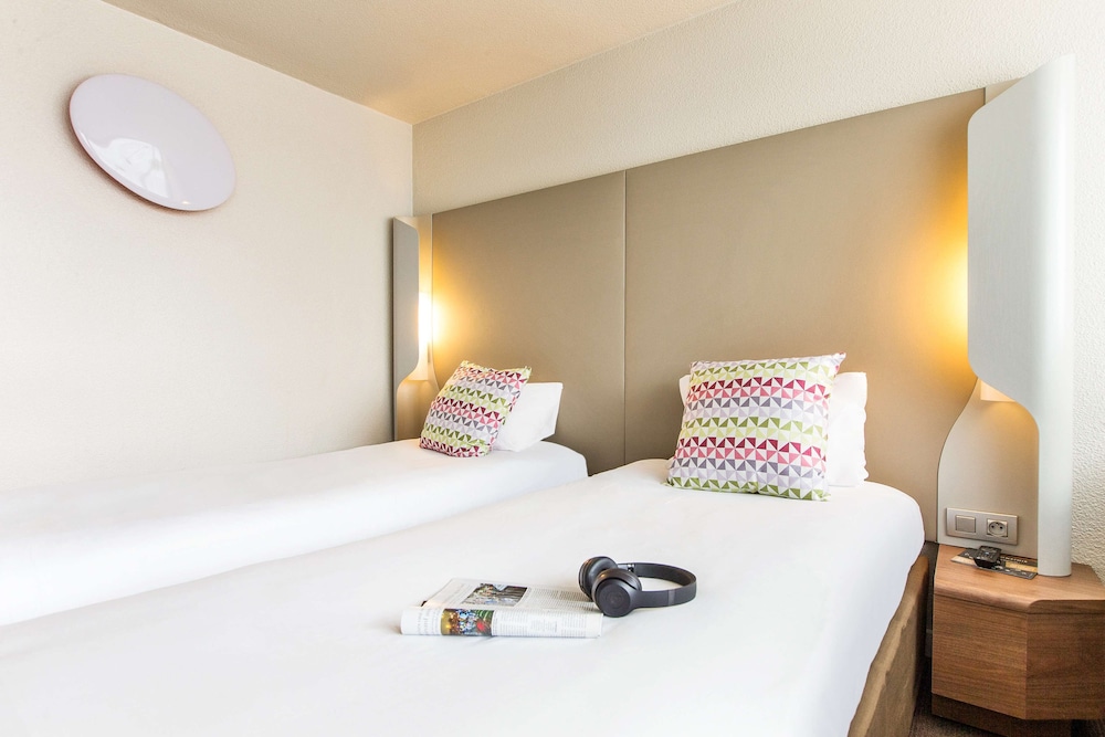 Standard Room, 2 Twin Beds - Photo 4