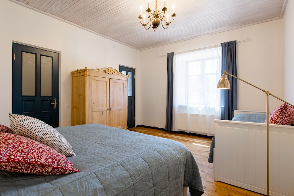 Superior Suite, 1 Bedroom, Non Smoking, Garden View (James) photo 2