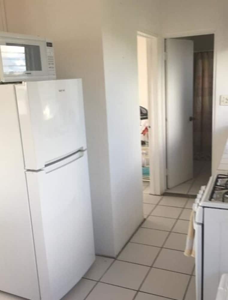 Basic Studio, 1 Queen Bed, Kitchenette photo 2