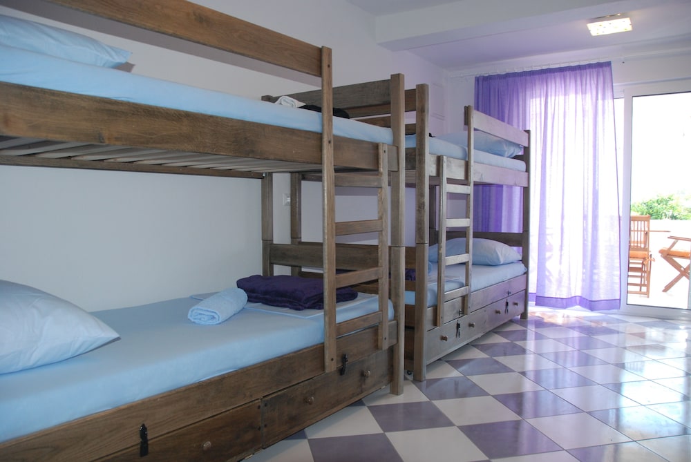 8 Bed Dormitory under 40 years photo 3