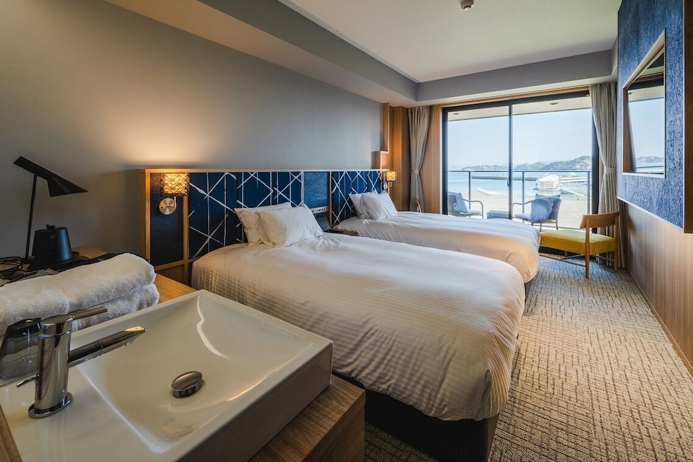 Superior Twin Room, Non Smoking, Ocean View (w/ balcony)