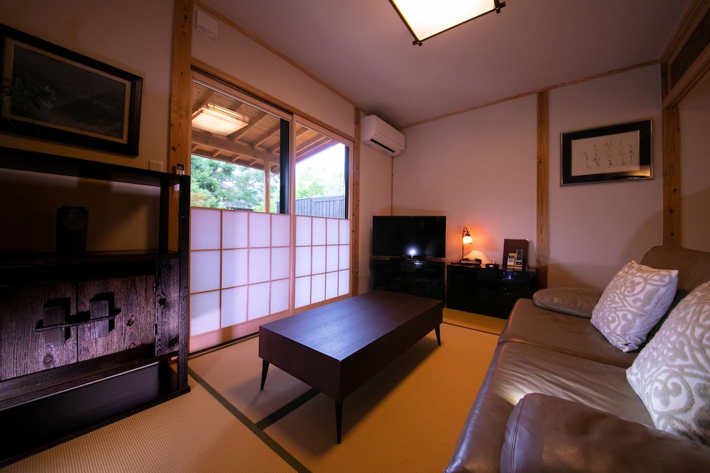 Japanese Style Economy Room, Private Bathroom and  Open-air Bath photo 1