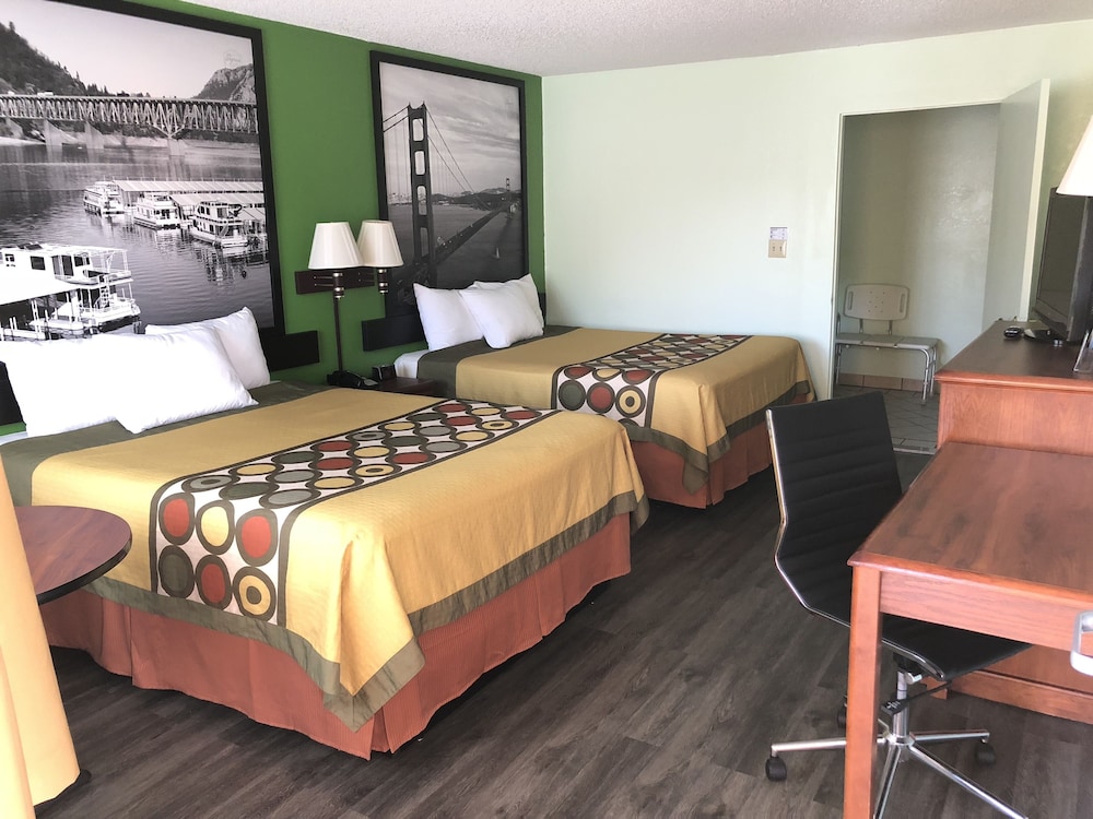 Room, 2 Queen Beds, Accessible, Non Smoking - Photo 2