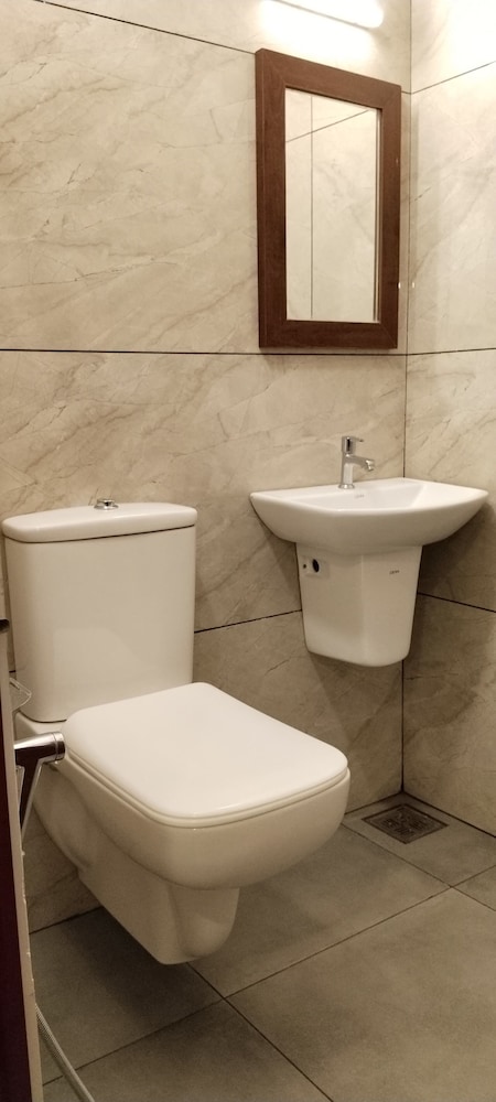 Superior Triple Room, City View photo 2