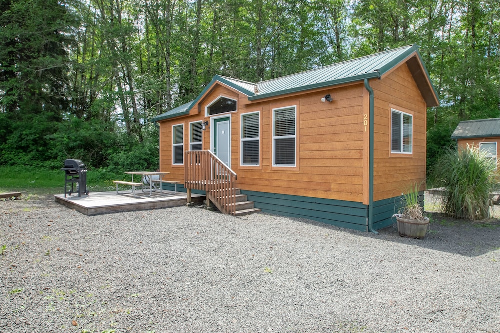 Cottage, 1 Bedroom (No Pets, Linens Available) photo 2