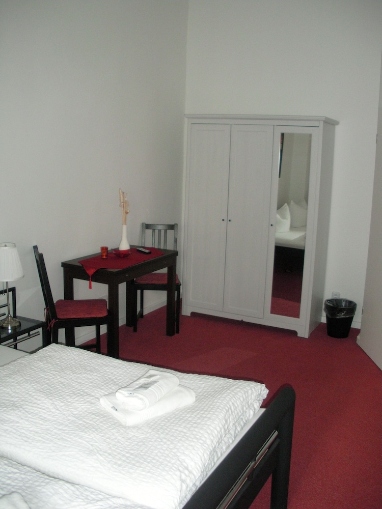 Economy Single Room, Private Bathroom photo 3