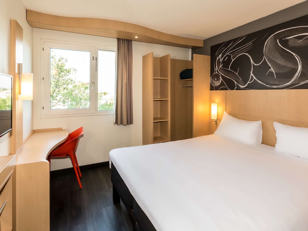 Standard Double Room, 1 Double Bed with Sofa bed - Photo 4
