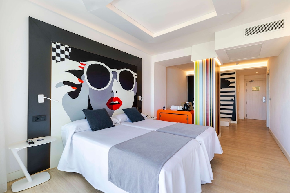 Superior Double Room, Balcony, Pool View (2 Adults) - Photo 2