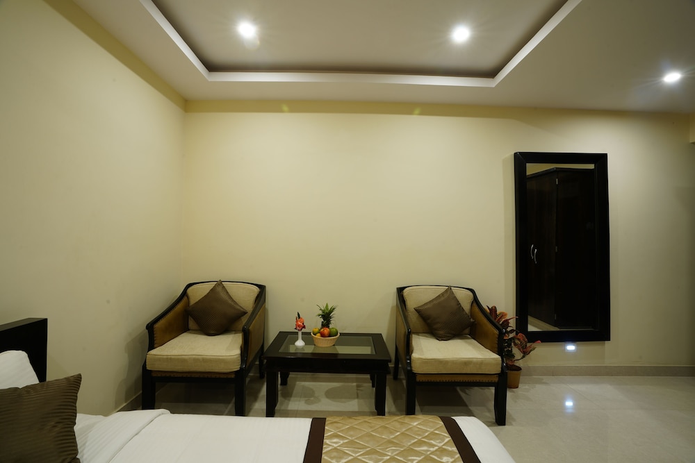 Executive Room - Photo 8
