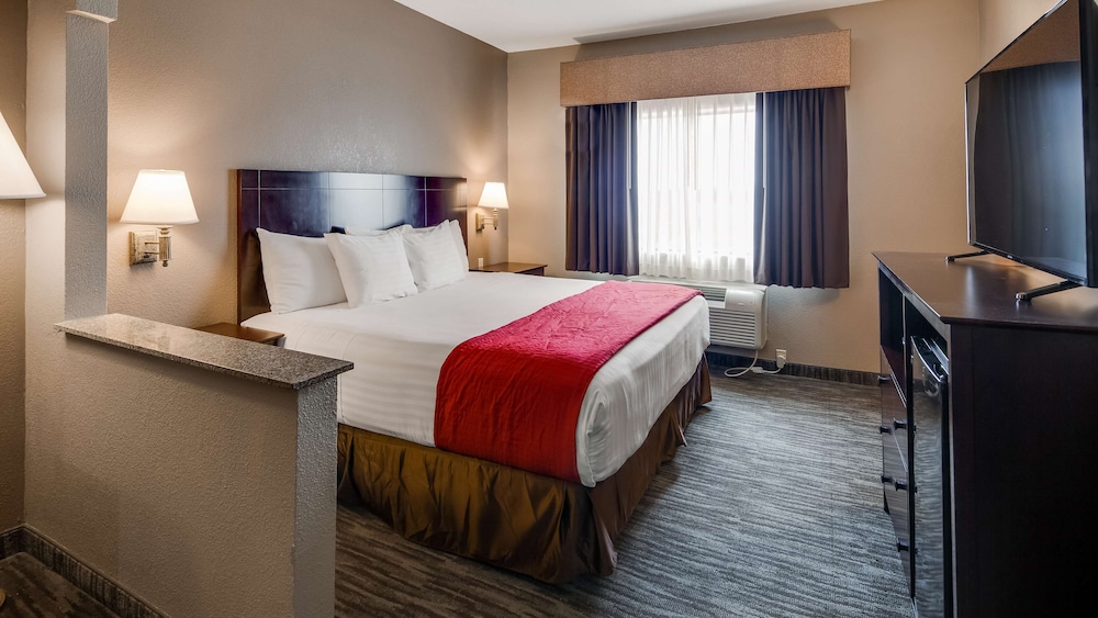 Suite, 1 King Bed, Accessible, Bathtub (with Sofabed) photo 2