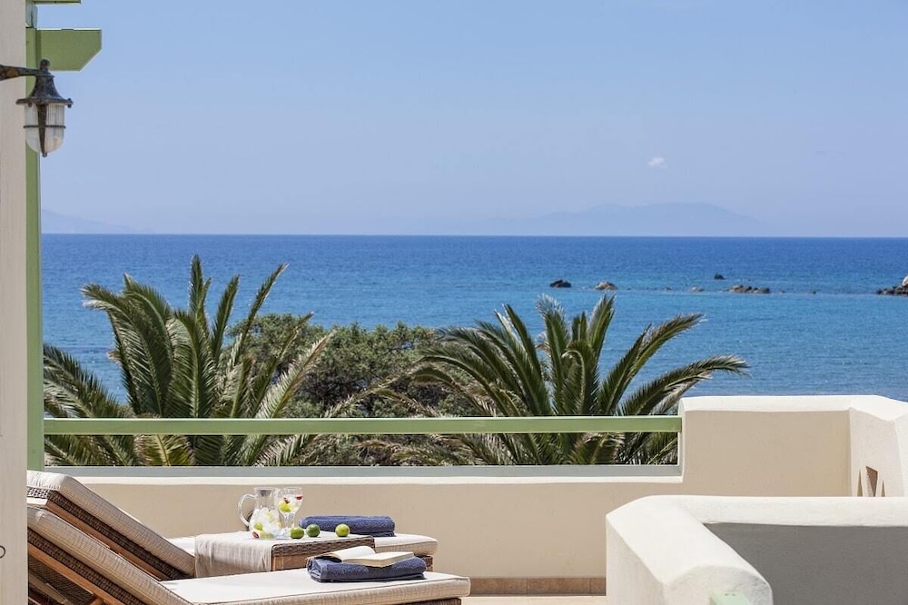 Finikas Sea View Villa With Outdoor Jacuzzi photo 3