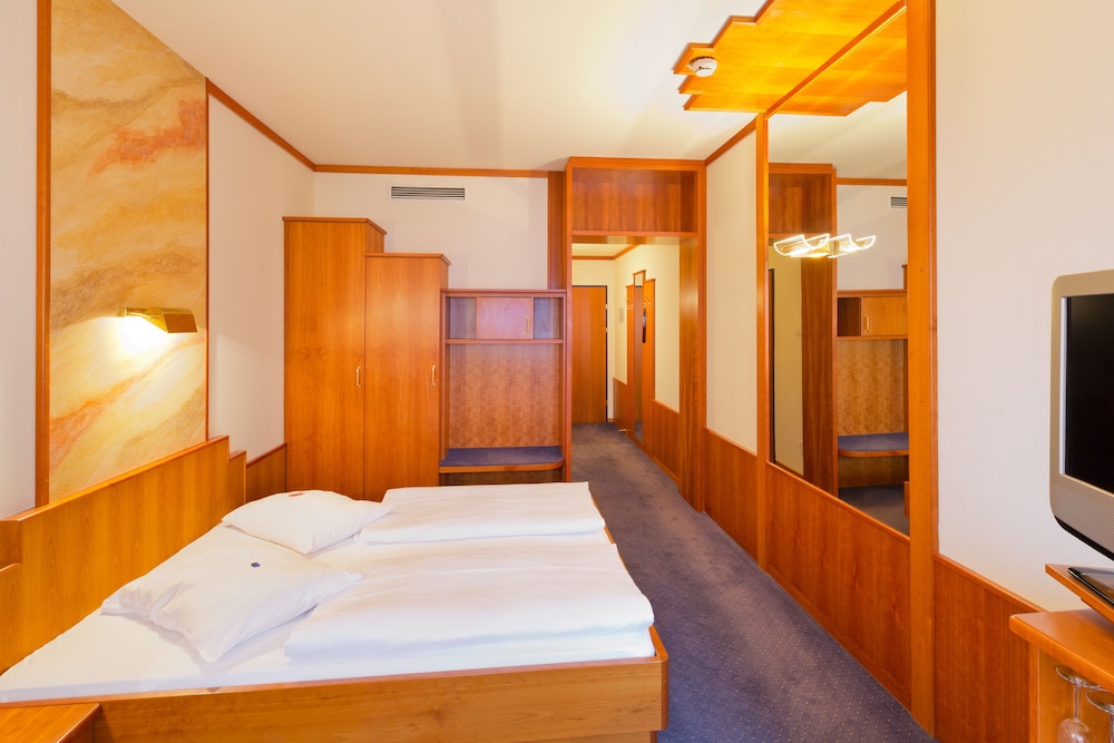 Business Double Room Extra Sofa Bed