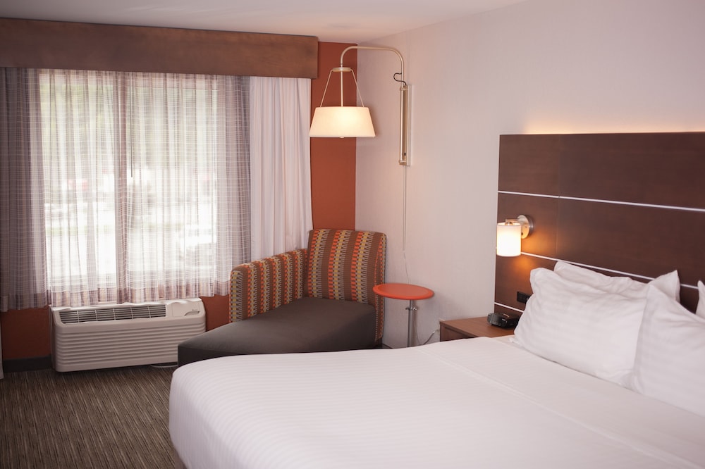Standard Room, 1 King Bed (Leisure) - Photo 1