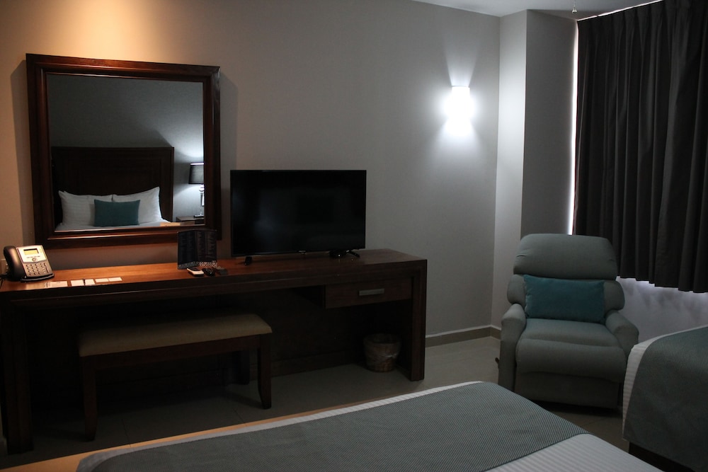Junior Suite, 2 Double Beds (European Plan) - Photo 5