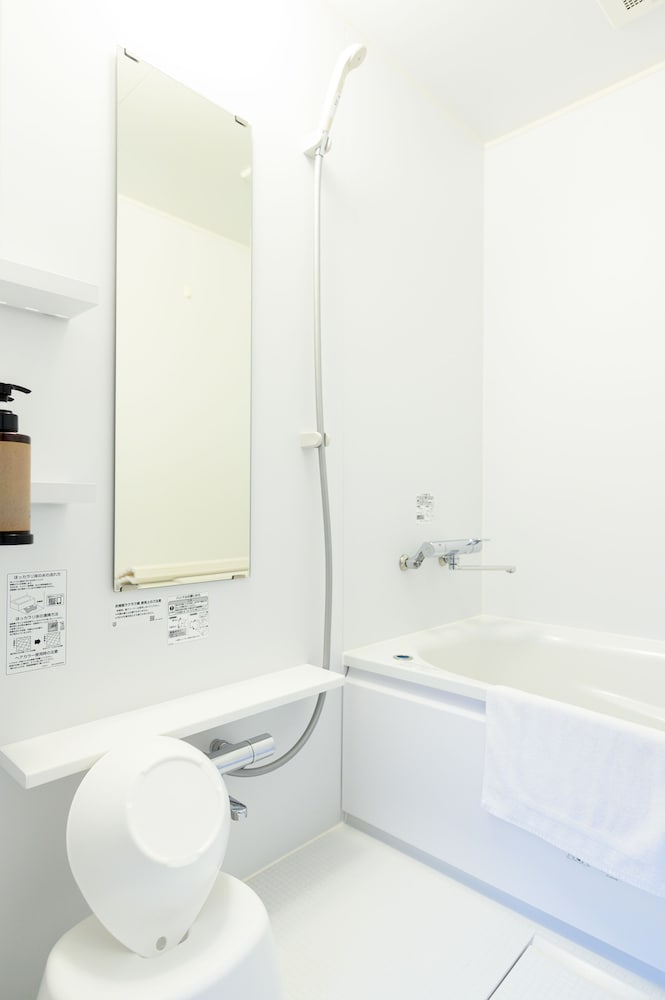 Basic Quadruple Room photo 2