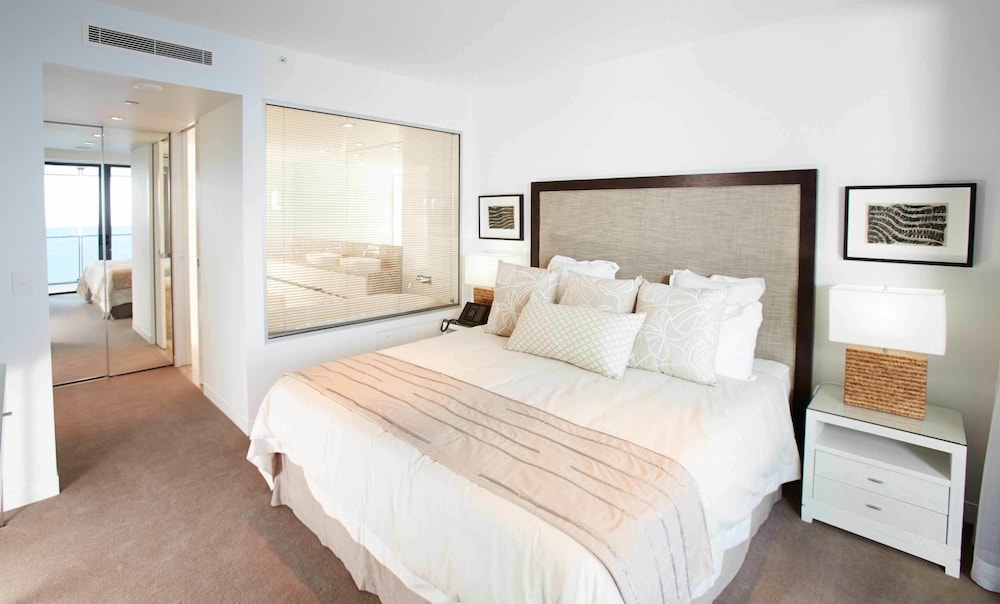 2 Bedroom Sky View Apartment - Photo 7