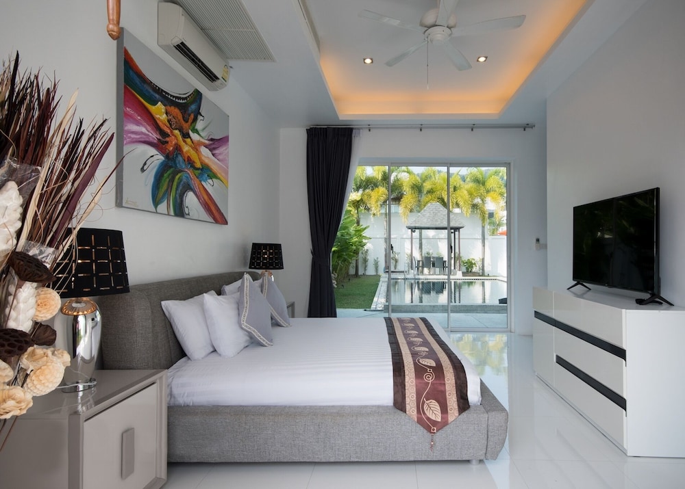 Villa photo 3