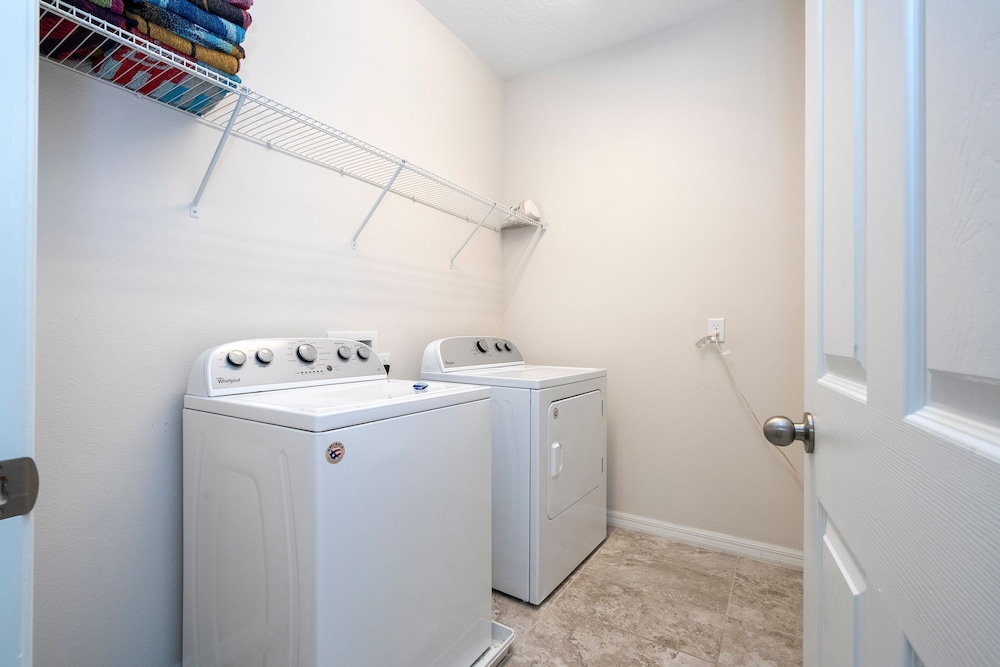 Magical Home Modern Rooms Pool Spa and Game Room Near Clubhouse, 写真 45